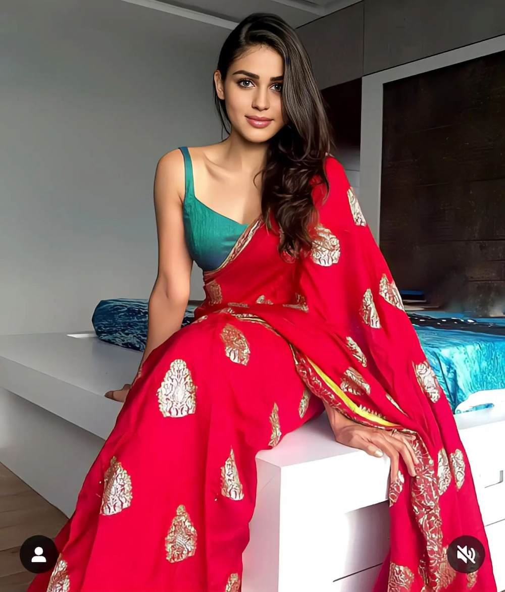 Call girls in Sector 110, Noida 9643330202 Escorts service